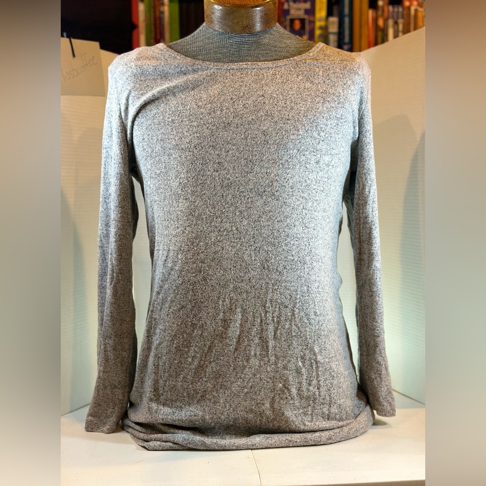 Stretchy gray top